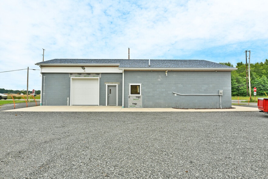 Primary Photo Of 3019 Parkman Rd NW, Warren Flex For Sale
