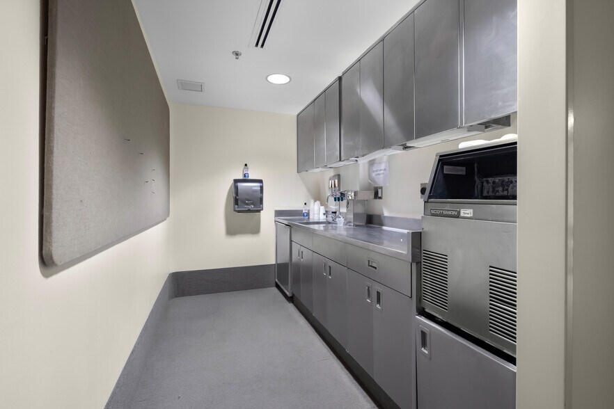 More Photos Of 301 Washington St, Columbus Office For Lease