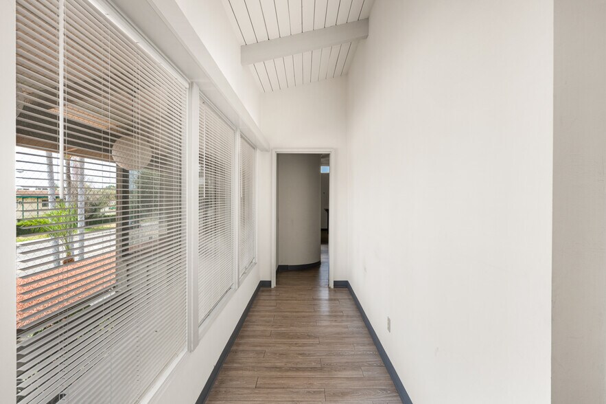 More Photos Of 1661 E Chapman Ave, Fullerton Office For Sale