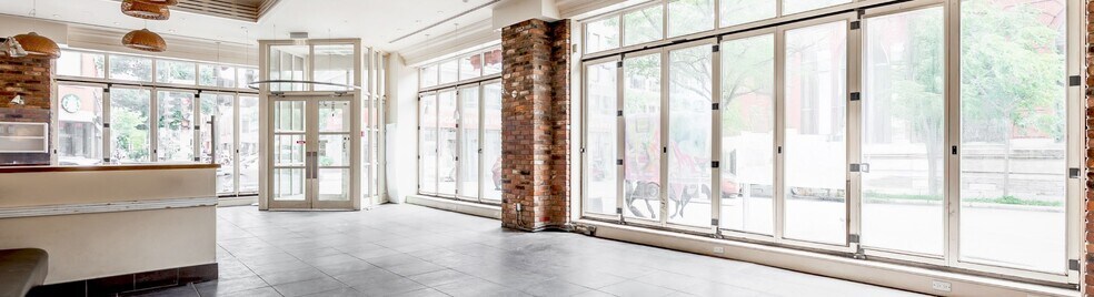More Photos Of 3600 Boul Saint-Laurent, Montréal Restaurant For Sale