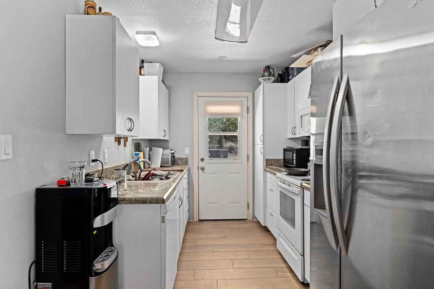 More Photos Of 2562 Alpine Blvd, Alpine Storefront Retail Residential For Sale
