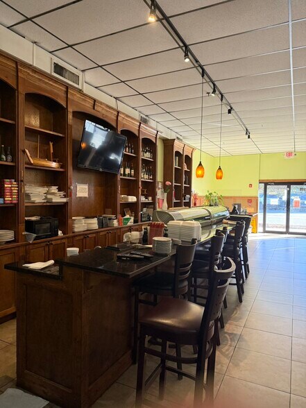 More Photos Of 103 W Court House Sq, Cumming General Retail For Sale