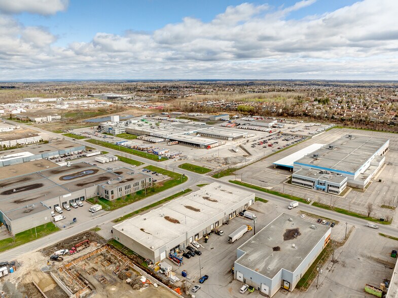 More Photos Of 894-930 Rue Bergar, Laval Warehouse For Lease