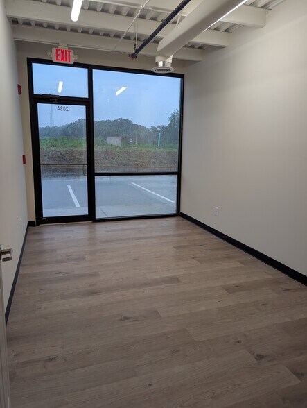 More Photos Of 500 N Lumpkin Campground Rd, Dawsonville Flex For Lease