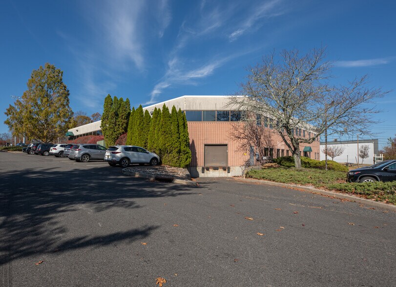 More Photos Of 170 Williams Dr, Ramsey Office For Lease