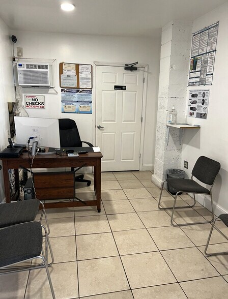 More Photos Of 2130 Johnson St, Hollywood Warehouse For Sale