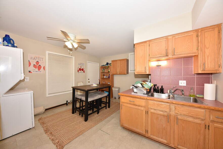 More Photos Of 1816 E Kane Pl, Milwaukee Apartments For Sale