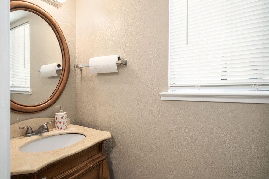More Photos Of 4308 E Woodward Ave, Fresno Apartments For Sale