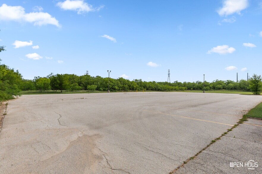 More Photos Of 208 Randy Dr, Wichita Falls Warehouse For Sale