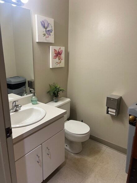 More Photos Of 230-236 Thomas More Pky, Crestview Hills Medical For Lease