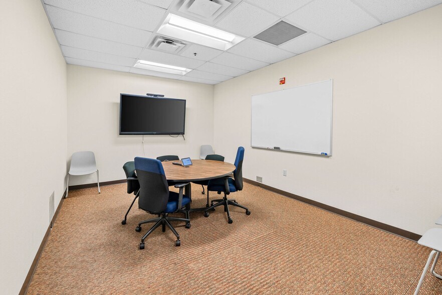 More Photos Of 300 SW 24th St, Bentonville Office For Lease