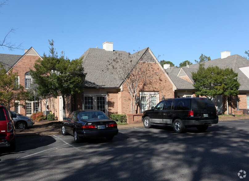 More Photos Of 1926 Exeter Rd, Germantown Office For Sale