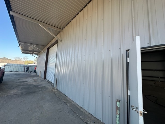 More Photos Of 7902 Irvington, Houston Warehouse For Sale