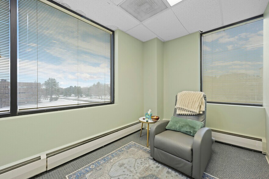 More Photos Of 7373 W Jefferson Ave, Lakewood Medical For Sale