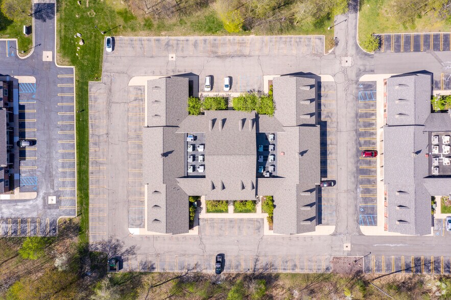 More Photos Of 37651-37695 Pembroke Ave, Livonia Office For Lease