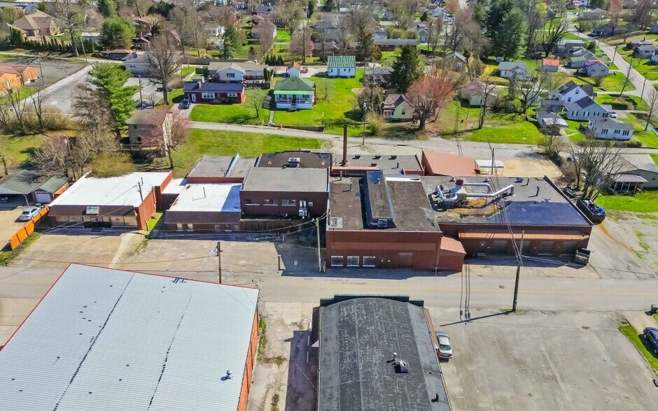 More Photos Of 426 W 4th St, London Warehouse For Sale