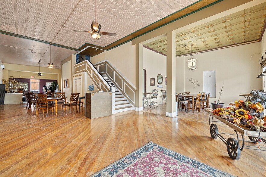 More Photos Of 603 N River St, Hot Springs Hotel For Lease