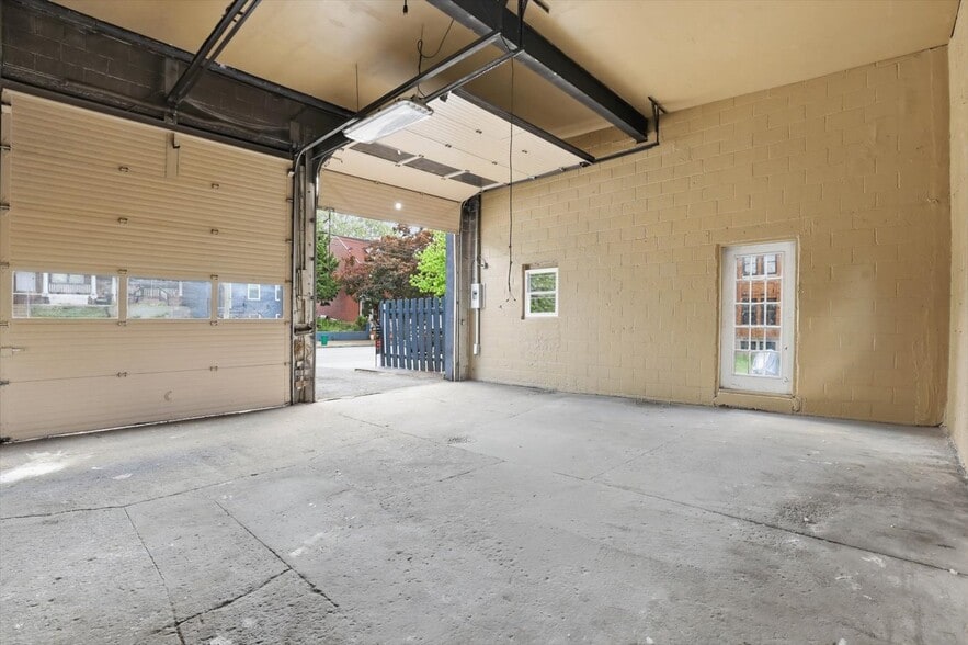 More Photos Of 542 South Prince St, Lancaster Auto Repair For Sale