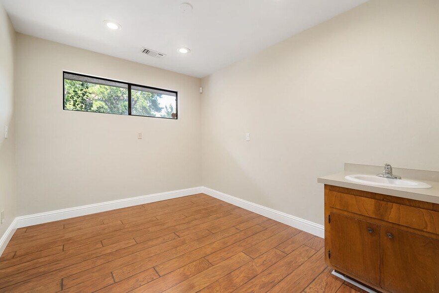 More Photos Of 1050 Las Tablas Rd, Templeton Medical For Lease