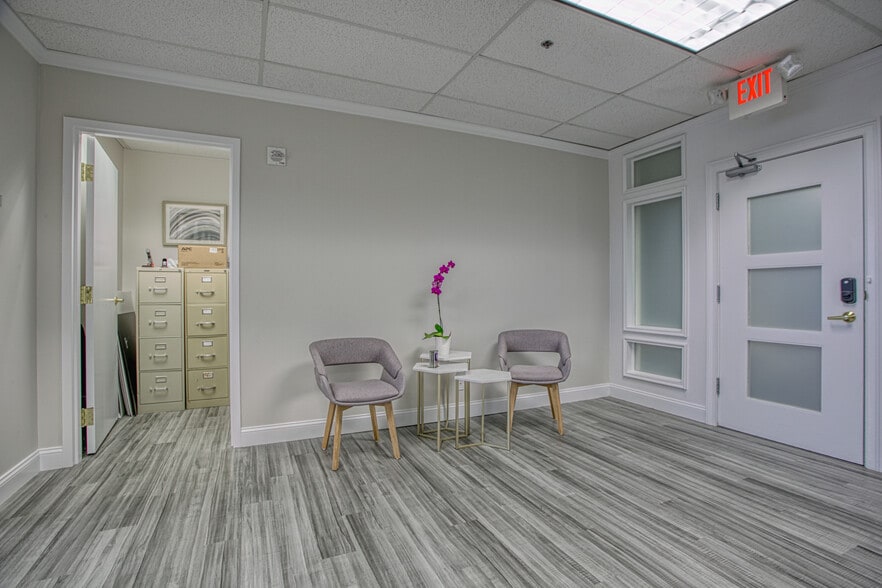 More Photos Of 6065 Roswell Rd NE, Atlanta Office For Lease