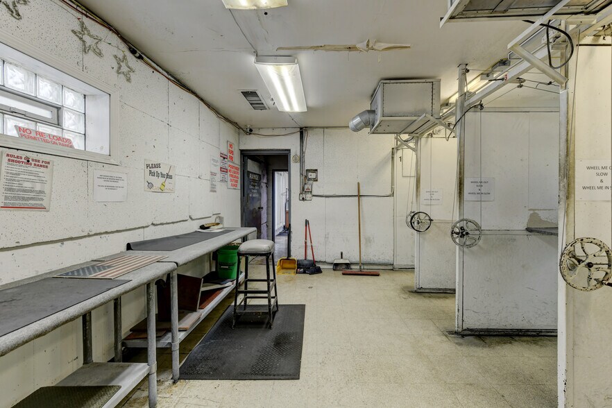 More Photos Of 135 E Main St, Glenwood General Retail For Sale