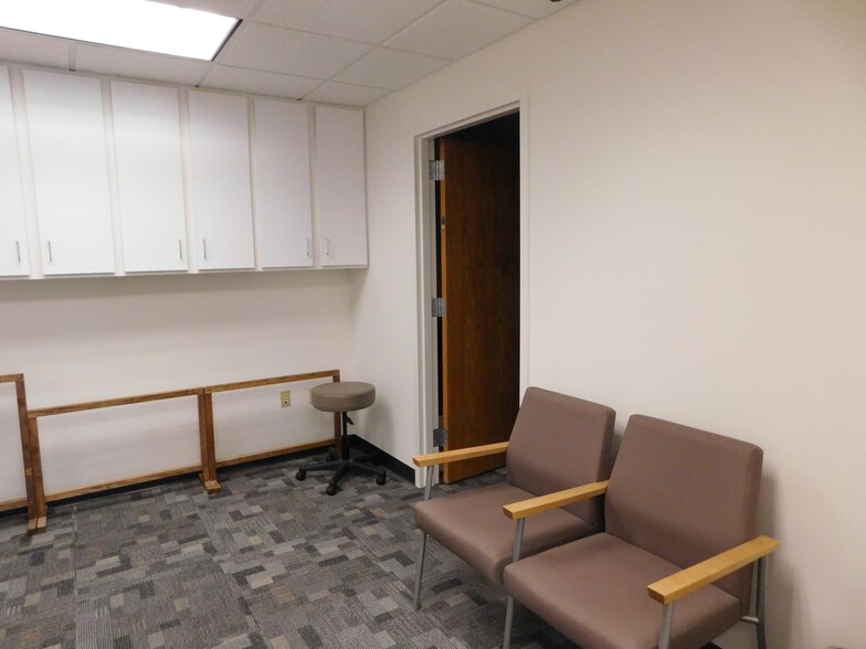More Photos Of 7300 France Ave S, Edina Medical For Sale