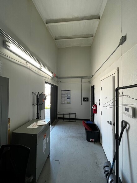 More Photos Of 24 Leonard Wood Rd, Battle Creek Manufacturing For Sale
