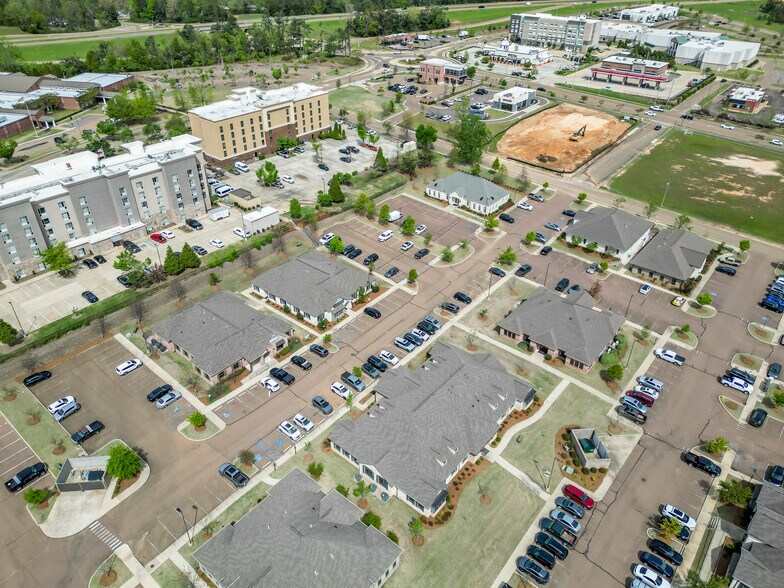 More Photos Of 306 Enterprise Dr, Oxford Office For Sale