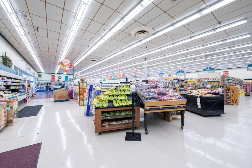 More Photos Of 500 US 90, Patterson Supermarket For Lease