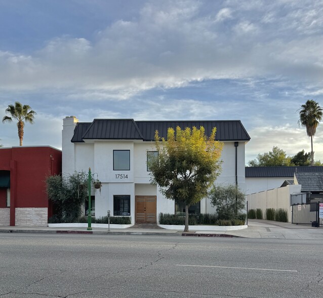 Primary Photo Of 17514 Ventura Blvd, Encino Office Residential For Lease