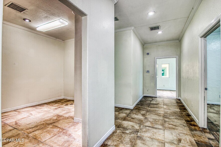 More Photos Of 550 S Mesa Hills Dr, El Paso Medical For Lease