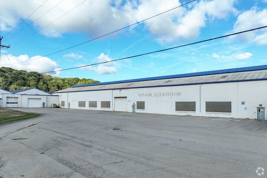 More Photos Of 1729 Pennsylvania Ave, Monaca Manufacturing For Lease