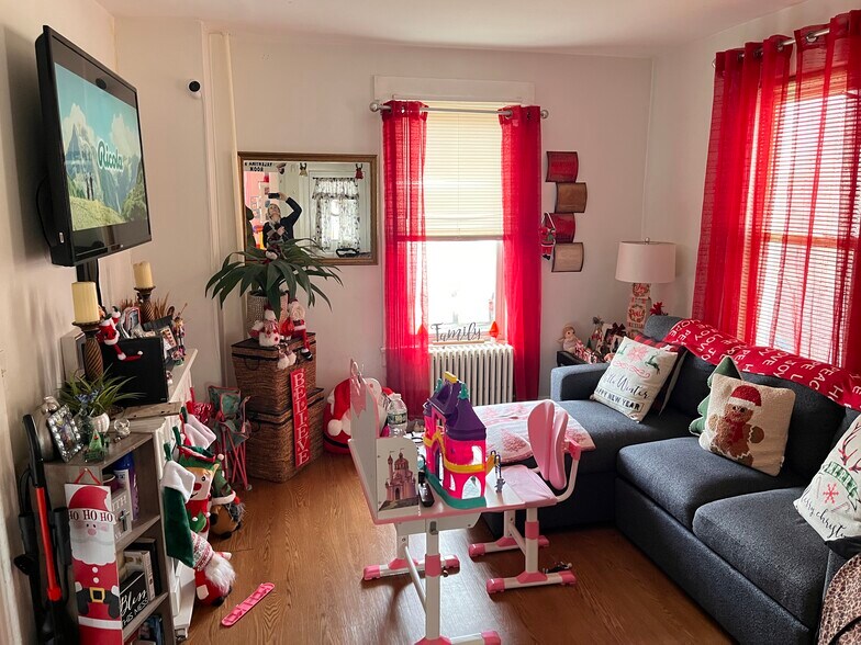 More Photos Of 162 W 2nd Ave, Roselle Specialty For Sale