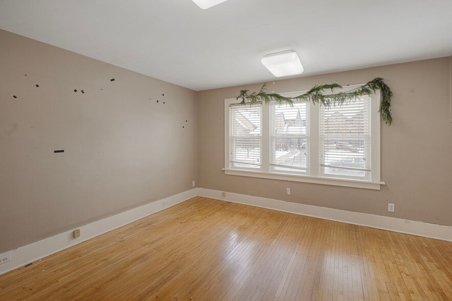 More Photos Of 3826 W Broadway Ave, Minneapolis Medical For Sale