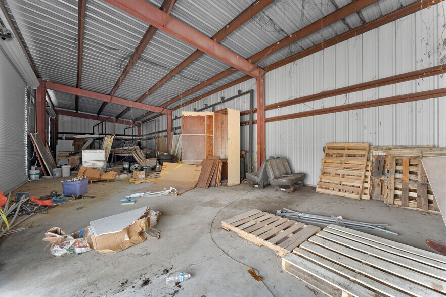 More Photos Of 947 Florida Ave SW, Denham Springs Flex For Sale