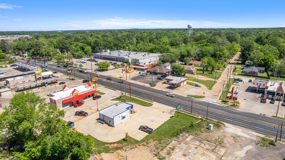 More Photos Of 207 N Henderson Blvd, Kilgore Storefront For Lease