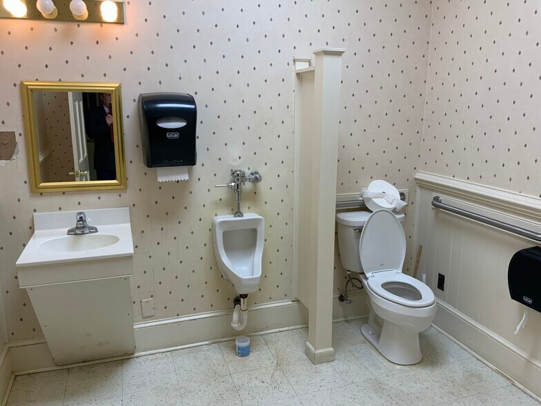 More Photos Of 401 W Cumberland St, Dunn Funeral Home For Sale