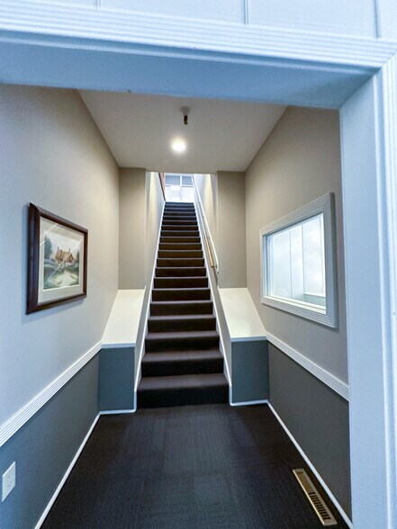 More Photos Of 28 S Water St, Batavia Office For Lease