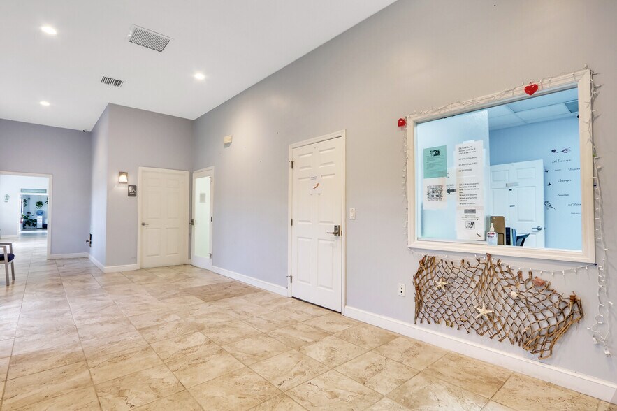 More Photos Of 1405 SE Goldtree Dr, Port Saint Lucie Medical For Lease
