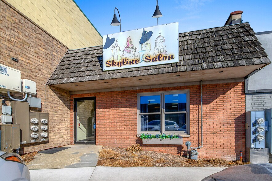 More Photos Of 321 Main Ave, De Pere Storefront Retail Office For Sale