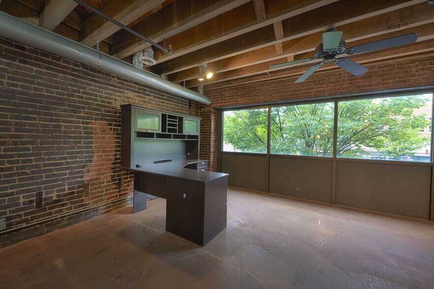 More Photos Of 247 Broad St, Kingsport Loft Creative Space For Sale