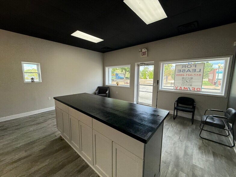 More Photos Of 216 E Grand River Rd, Laingsburg General Retail For Sale