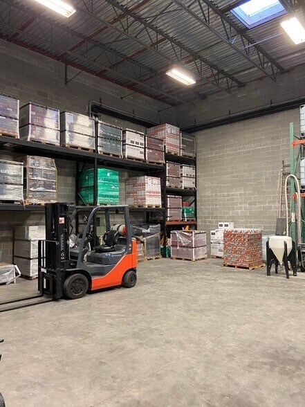 More Photos Of 13753 Midvale Ave N, Seattle Warehouse For Sale