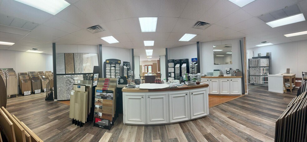 More Photos Of 1004 Spring Cypress Rd, Spring Showroom For Sale