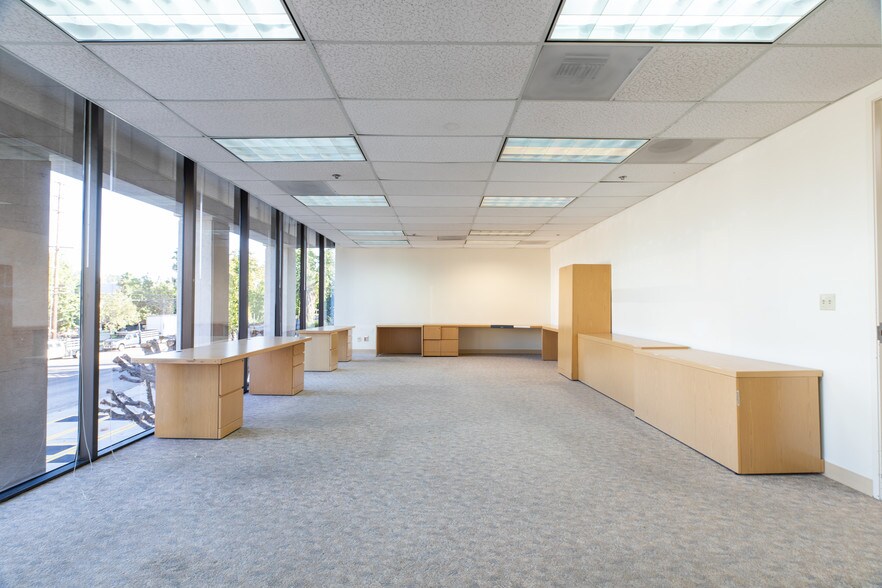 More Photos Of 21100 Erwin St, Woodland Hills Office For Sale