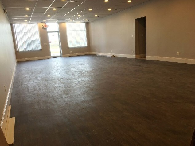 More Photos Of 3516-3518 W North Ave, Melrose Park Storefront Retail Residential For Lease