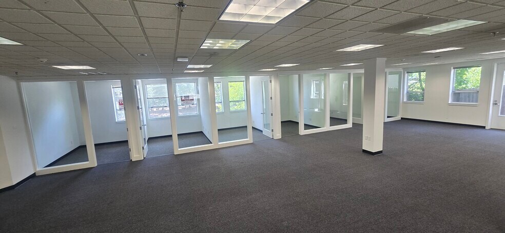 More Photos Of 7300 Healdsburg Ave, Sebastopol Office For Sale