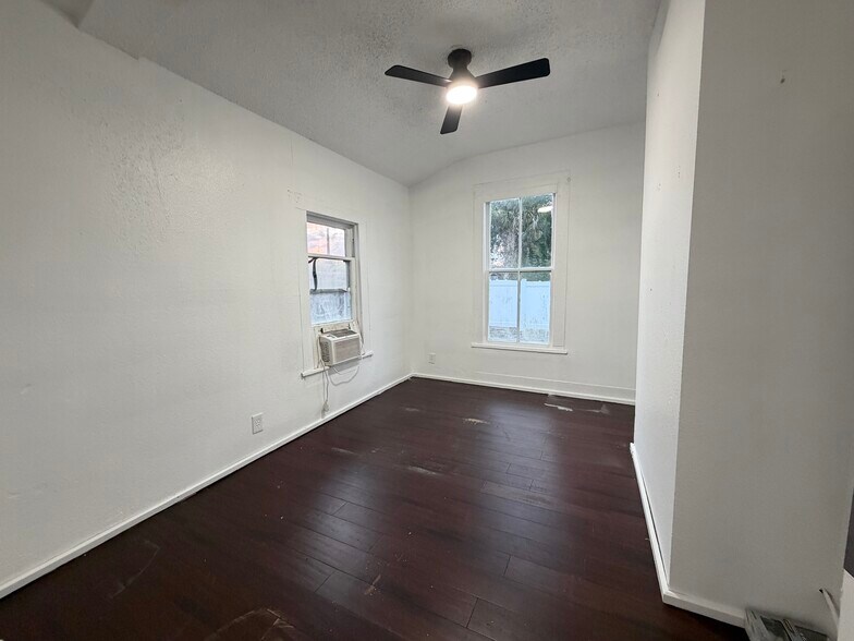 More Photos Of 324 N Orange St, New Smyrna Beach Multifamily For Sale