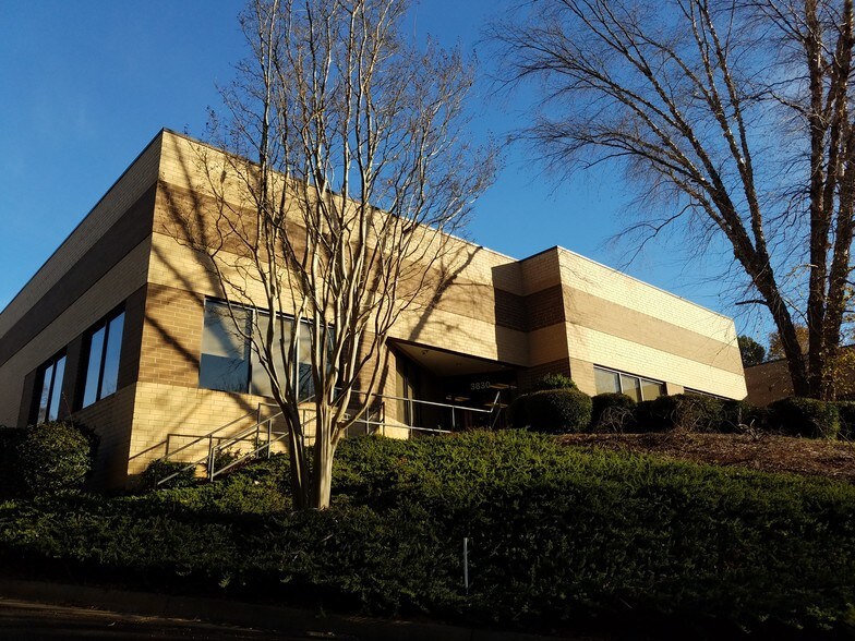 More Photos Of 3830 Rose Lake Dr, Charlotte Warehouse For Lease