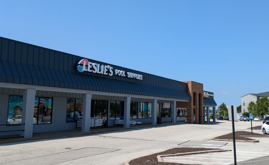 More Photos Of 4111 N Cloverleaf Dr, Saint Peters Storefront For Sale